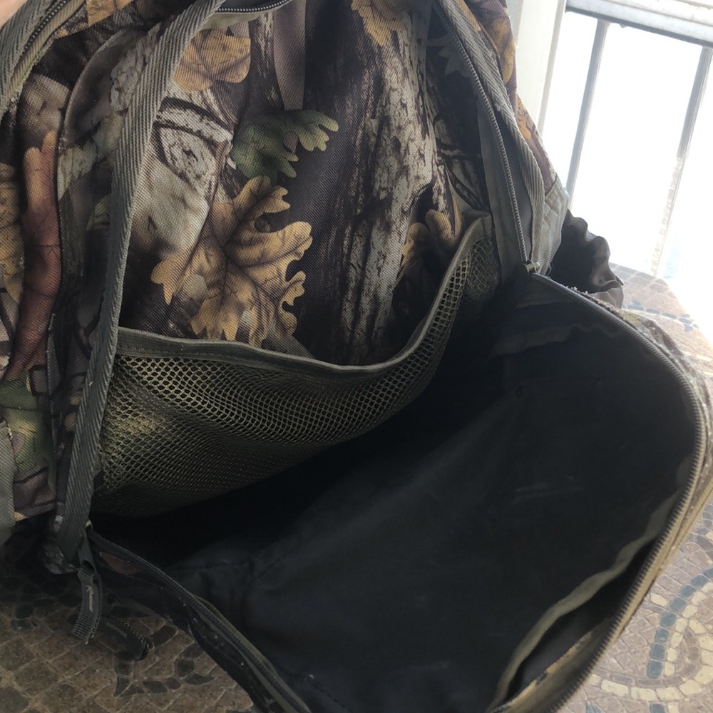 GOODYEAR CAMO BACKPACK • GUC - Picture 11 of 17